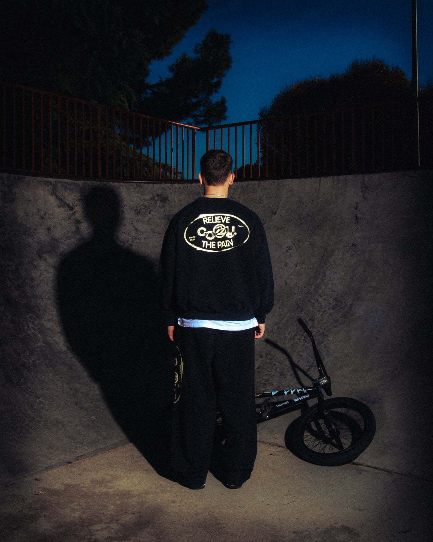 STAMP VINTAGE BLACK CREWNECK