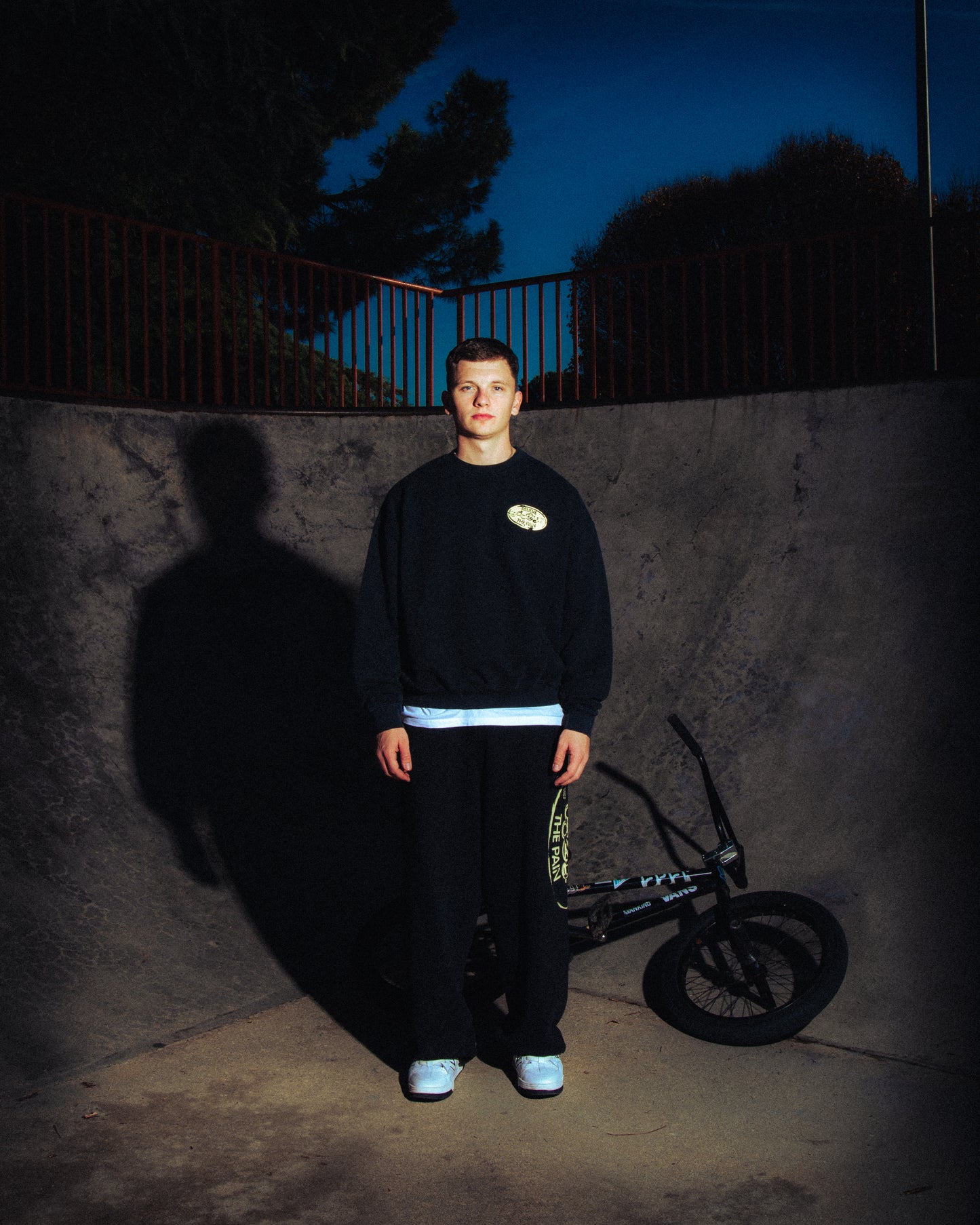 STAMP VINTAGE BLACK CREWNECK